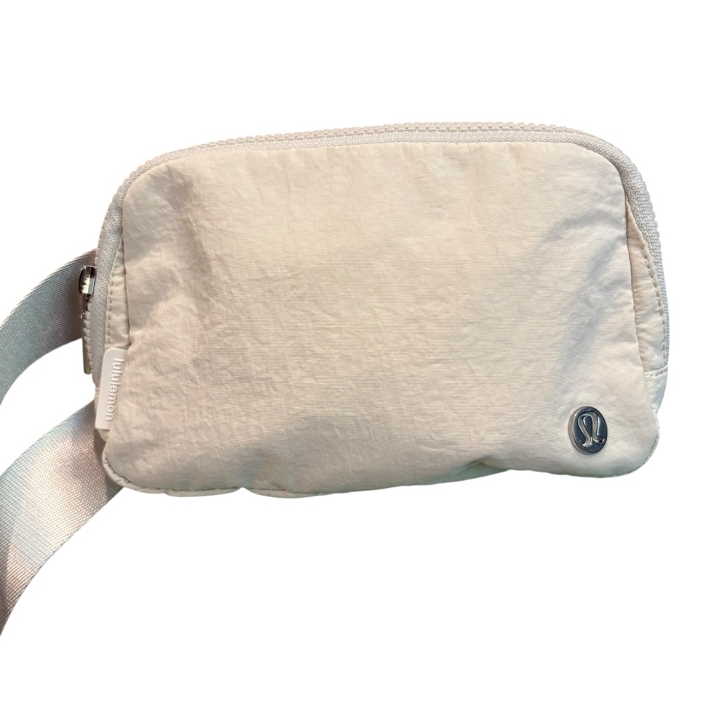 Lululemon White Opal Extended Strap Everywhere Belt Bag - Picture 3 of 14